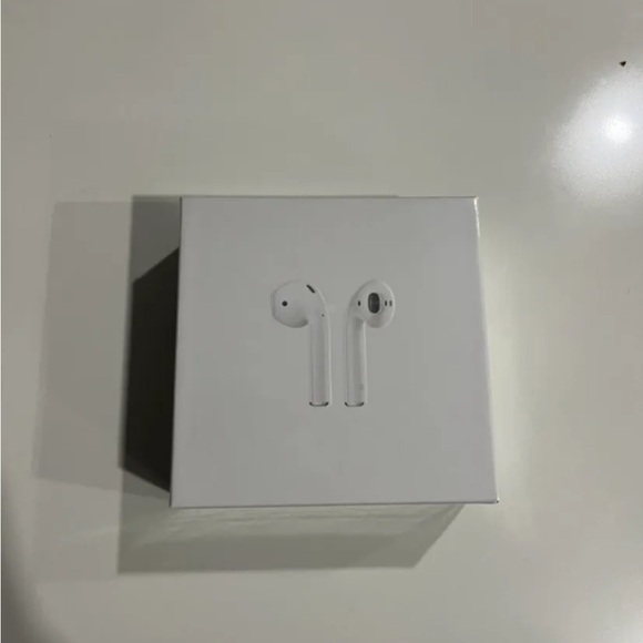 Airpods 2nd Generation - Picture 1 of 2